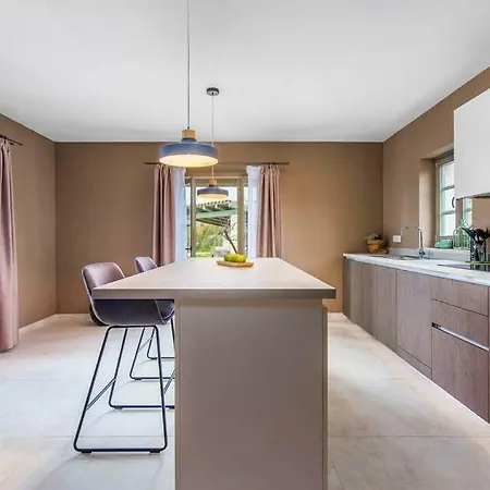 Nova Vas Sleeps 8 Pool Air Con Wifi * Nova Vas (Porec)
