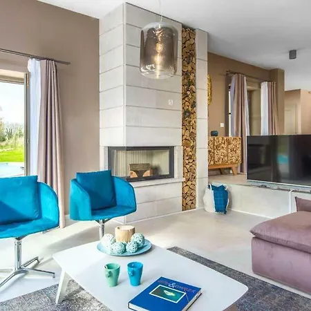 Nova Vas Sleeps 8 Pool Air Con Wifi Villa Nova Vas (Porec)