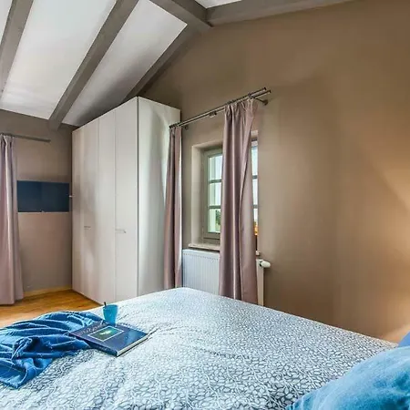 Villa Nova Vas Sleeps 8 Pool Air Con Wifi *
